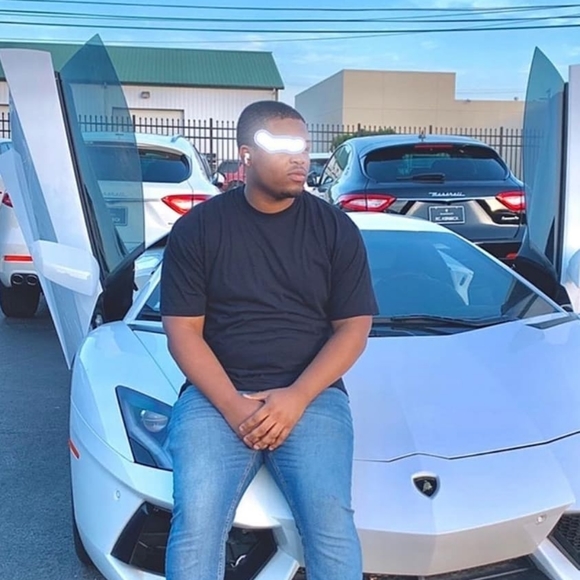 Meet your Posher, December - Picture 3 of 6